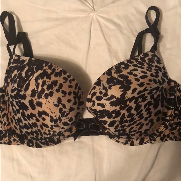 Bras - Picture 2 of 6